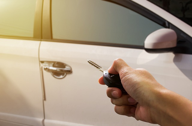 car-5448302_640